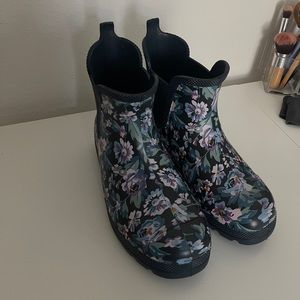 Vera Bradley rain boots